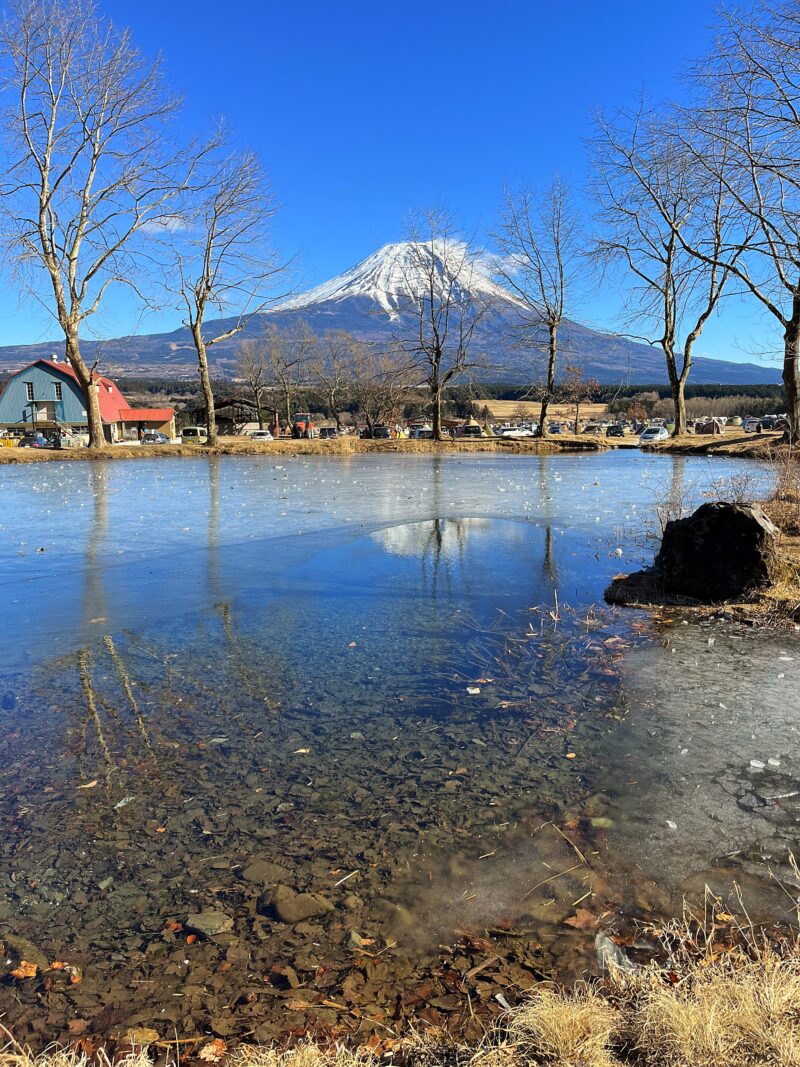 池に映る富士