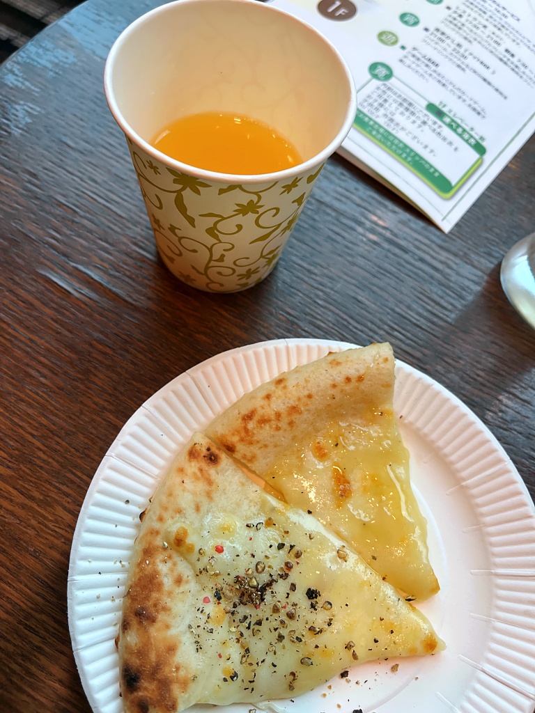 わんこピザと特製サングリア