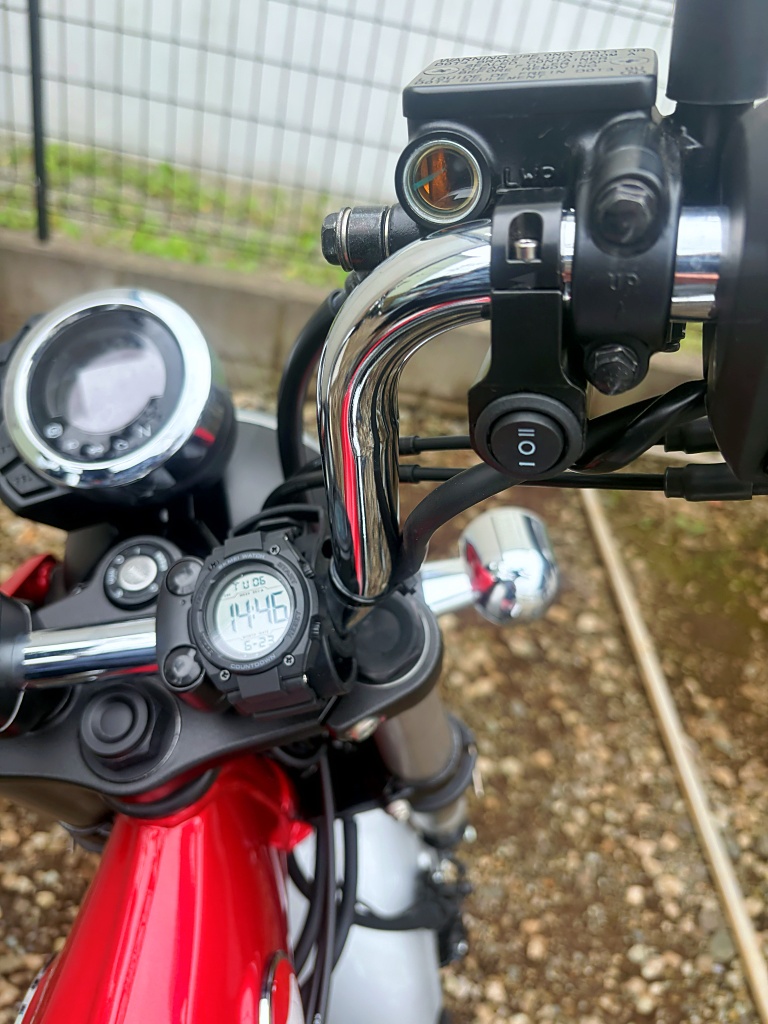 スイッチはハンドルへ